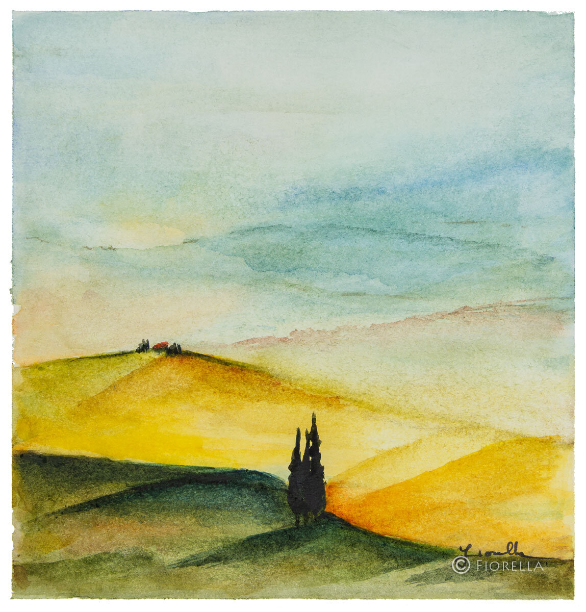 Paesaggio luminoso e arioso della Val d'Orcia con casale rosso in lontananza e colline verde chiaro.